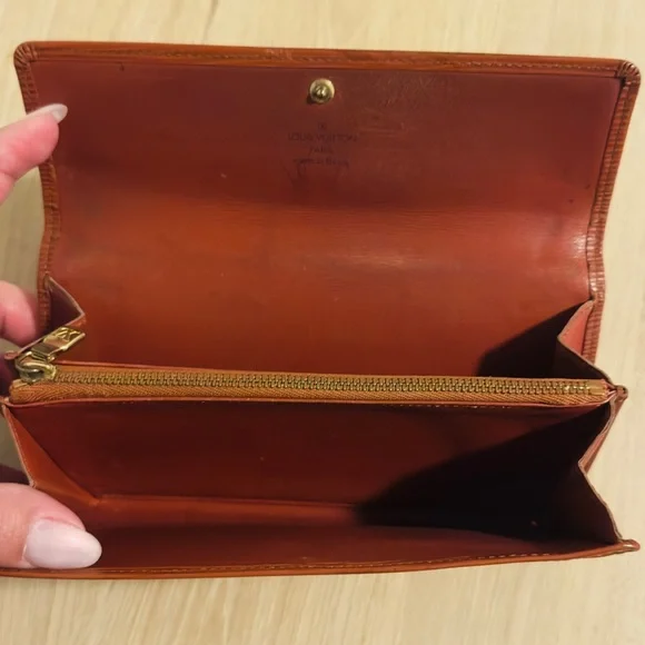 💎💎✨✨Louis Vuitton Epi Leather Wallet – Elegant & Timeless✨✨💎💎